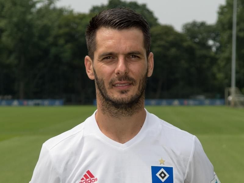 Ex-Bundesligaprofi Emir Spahic verletzte sich schwer bei einem Autounfall. Foto: Axel Heimken