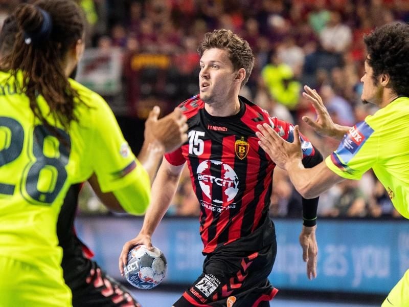 Gewann mit Vardar Skopje die Champions League: Christian Dissinger (M). Foto: Marius Becker