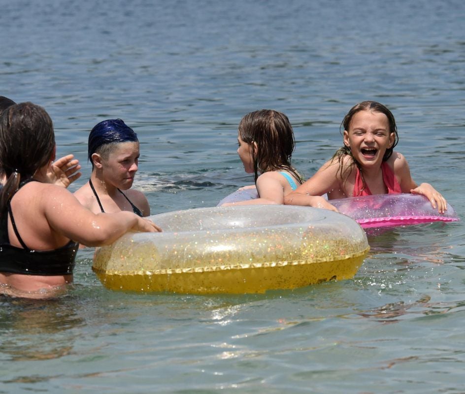 Bei 19 Grad Wassertemperatur lässt es sich aushalten im Froser See
