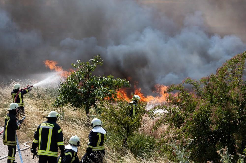 Bei Roßbach war es am Dienstag zu einem Feldbrand gekommen. Anwohner erheben nun schwere Vorwürfe.