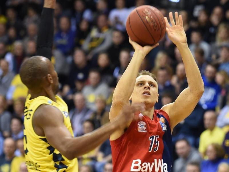 Tauscht das Bayern- gegen das Oldenburg-Trikot: Robin Amaize (r). Foto: Carmen Jaspersen