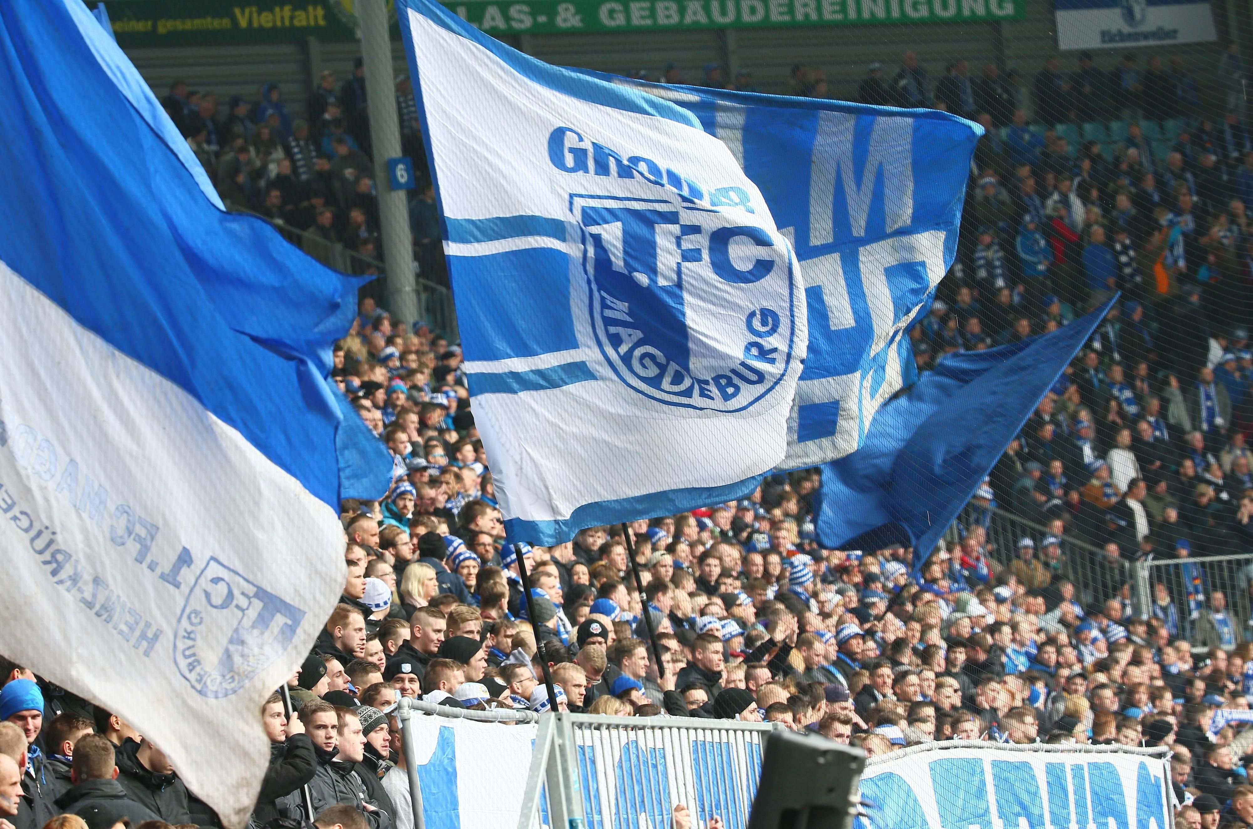 Drei Jugendliche hatten in Roßlau eine 1. FC Magdeburg-Fahne gestohlen.