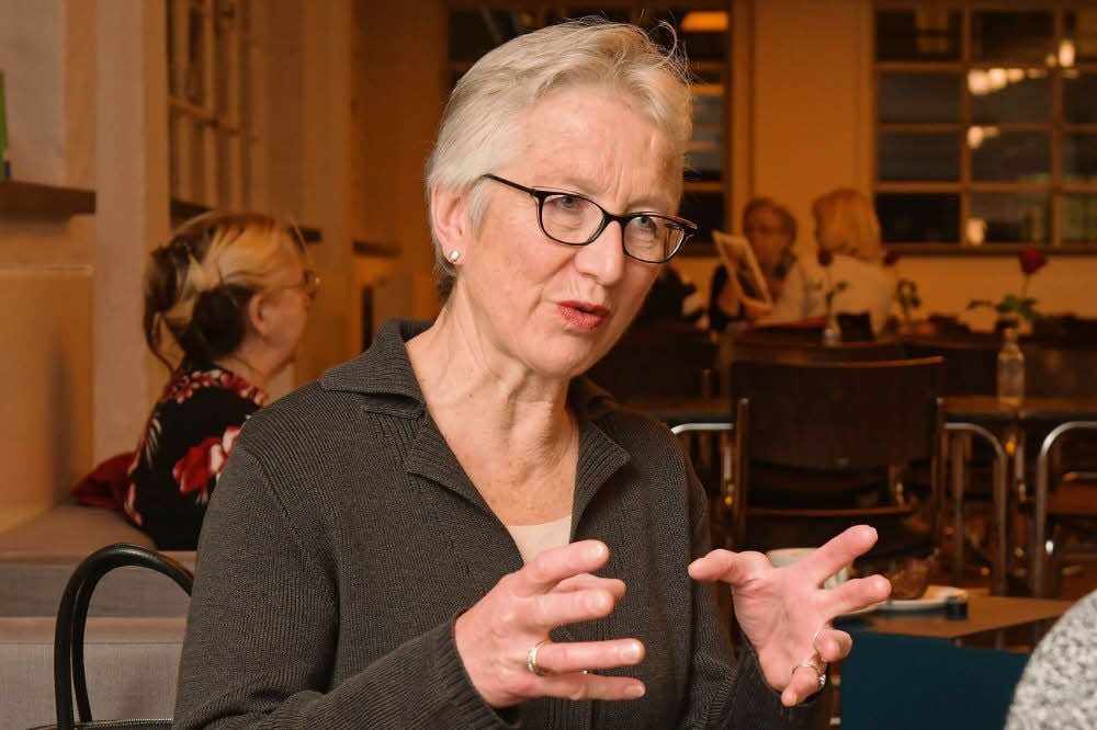 Brigitte Mang blickt im Bauhauscafé auf die vergangenen Monate zurück.