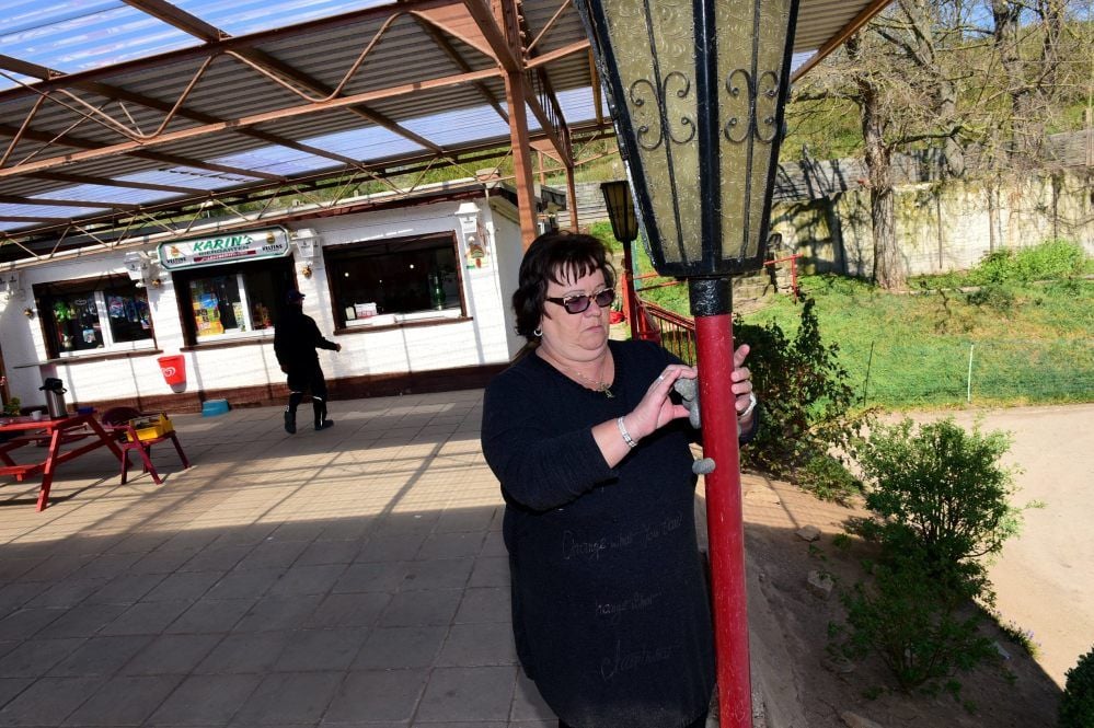 Walbeck: Karin Schumacher packt seit 30 Jahren in „ihrem“ Tierpark mit an.