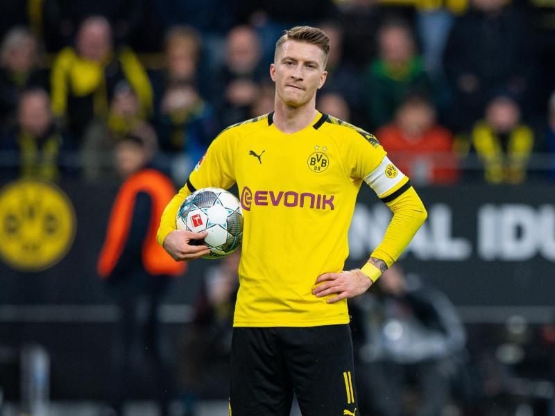 Borussia Dortmund muss weiter unbestimmte Zeit auf Marco Reus verzichten. Foto: Guido Kirchner/dpa