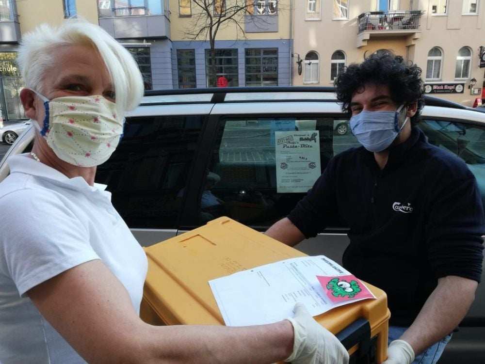 Zu Ostern gibt’s Rouladen: Antje Ebensperger und Oli Sanchez liefern als „Pasta-Blitz“ das Oster-Menü nach Hause.