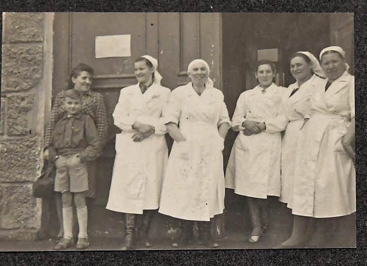 Russische Verkäuferinnen.