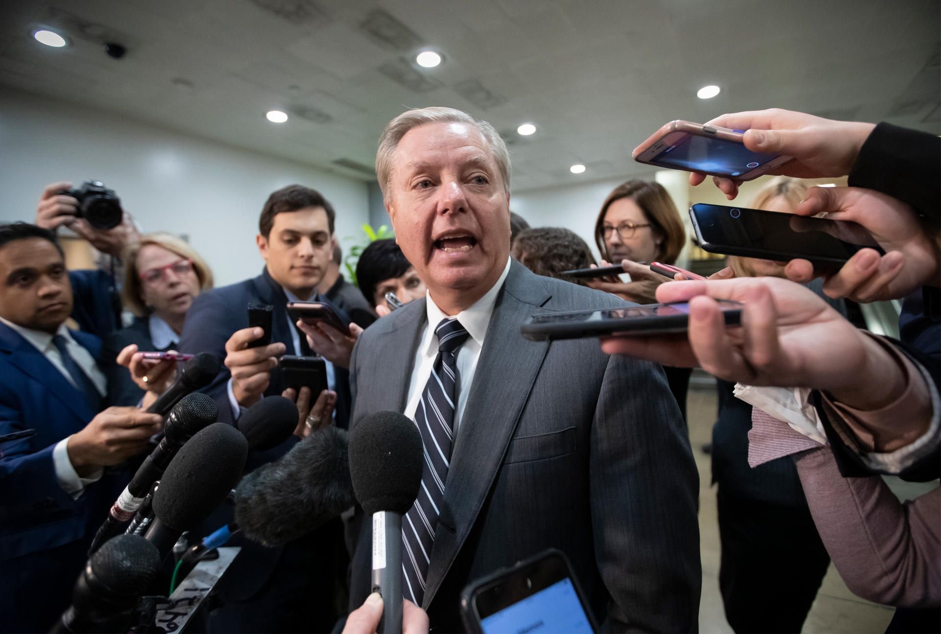 Lindsey Graham, Vorsitzender des Unterausschusses für Kriminalität und Terrorismus im US-Senat, spricht mit Journalisten, nach einem CIA-Briefing.