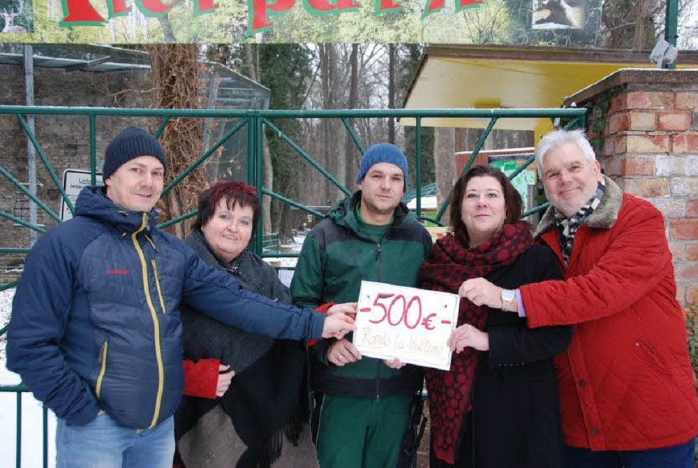 Rondo la Kulturo spendet 500 Euro an den Tierpark.
