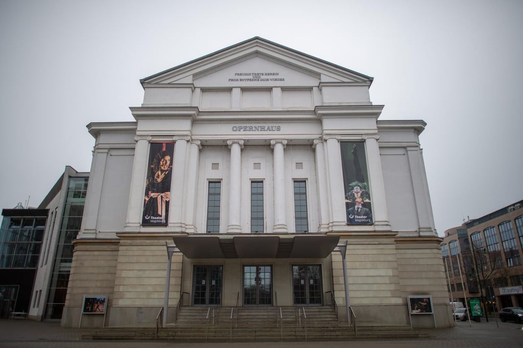 Das Opernhaus vom Theater Magdeburg. Hier hat kürzlich Oberbrügermeisterin Simone Borris an der Garderobe ausgeholfen.