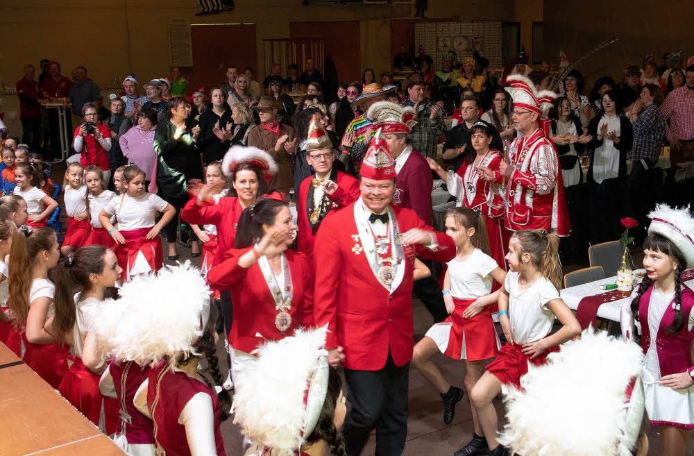 In der Rischmühlenhalle Merseburg wurde am Samstag Saalekreisfasching gefeiert. Hier sieht man den Einzug der Vereine.