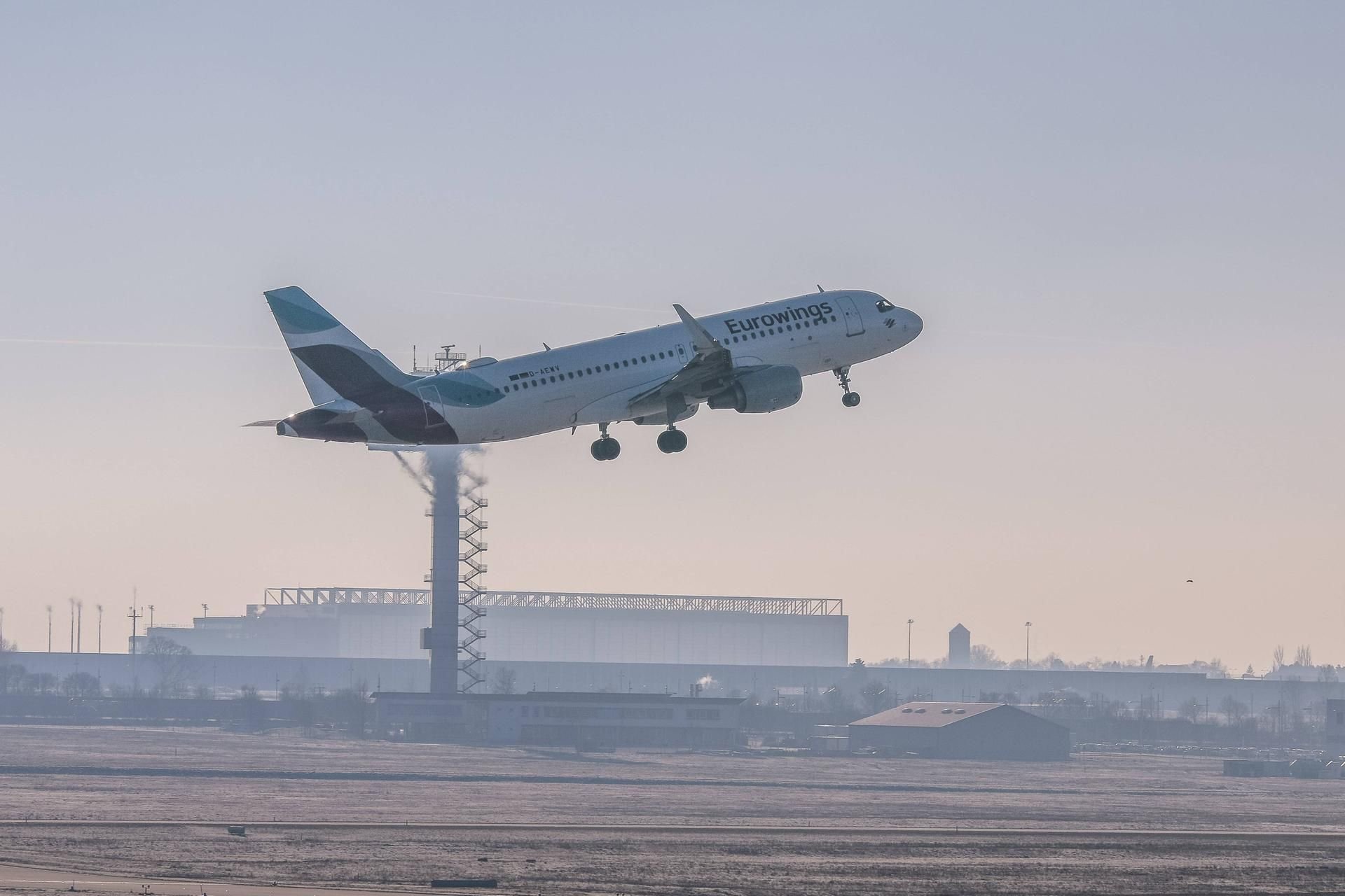 Mangls Nachfrage wird die Eurowings-Strecke von Halle/Leipzig nach Köln gekürzt.