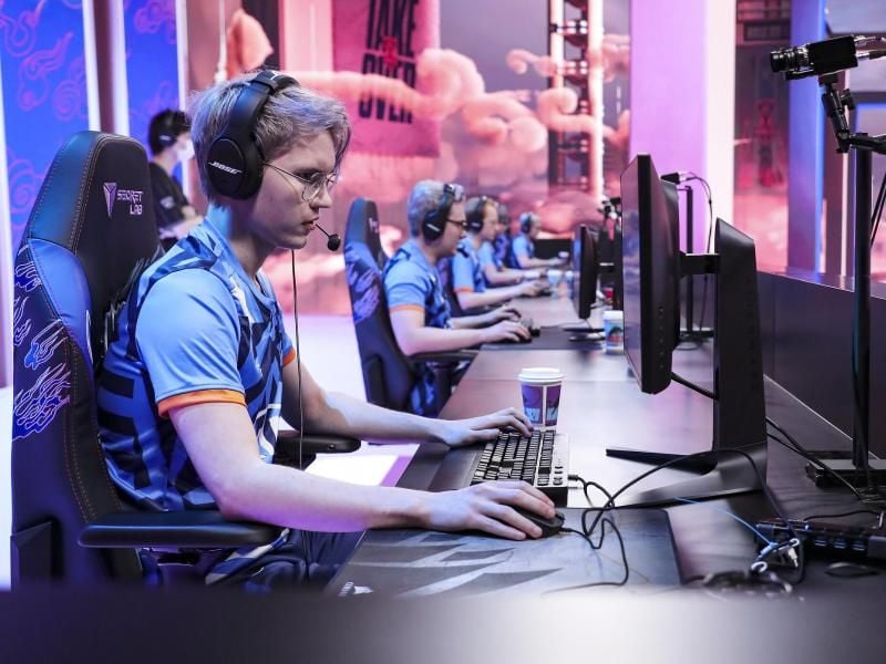 Das LEC-Team Rogue konnte bei der LoL-WM nicht in die K.o.-Runde vorrücken. Foto: Riot Games/dpa
