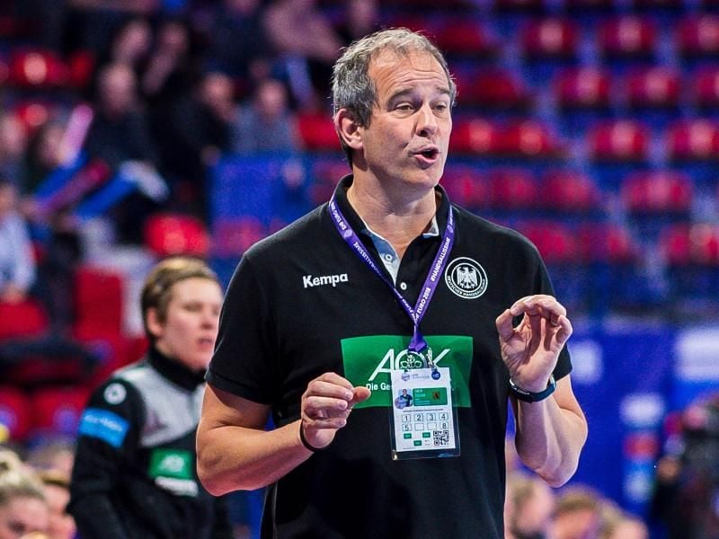 Bekommt es mit den deutschen Handballerinnen bei der WM mit dem Titelverteidiger zu tun: Bundestrainer Henk Groener. Foto: Marco Wolf/wolf-sportfoto
