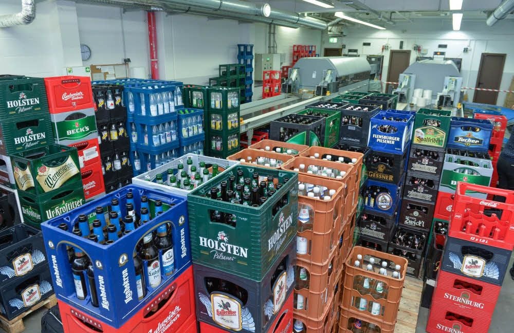 Am Freitag landen bis zu 5.000 Mehrwegfalschen im Kaufland-Lager.