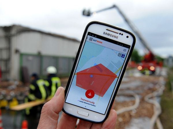 Katwarn, Biwapp oder Nina: Inzwischen gibt es viele Warnapps fürs Handy. Der Landkreis hat sich jetzt auf eine Anwendung als Infokanal festgelegt.