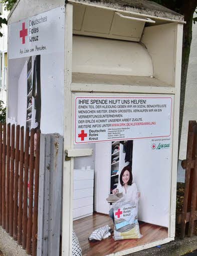 Beiger Container des DRK
