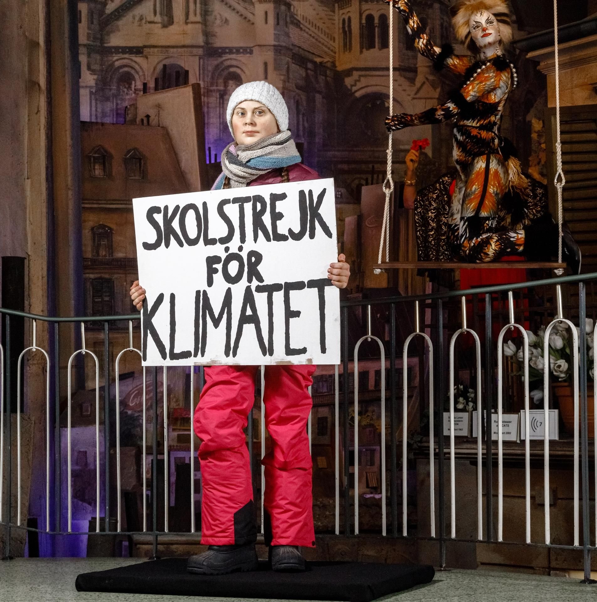 Eine Wachsfigur, die die schwedische Klimaaktivistin Greta Thunberg darstellen soll, steht im Panoptikum auf der Reeperbahn.