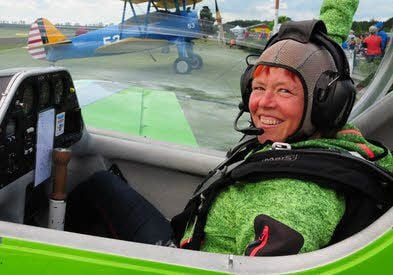Kathrin Suthau ist eine von nur etwa vier Motorkunstfliegerinnen in ganz Deutschland.