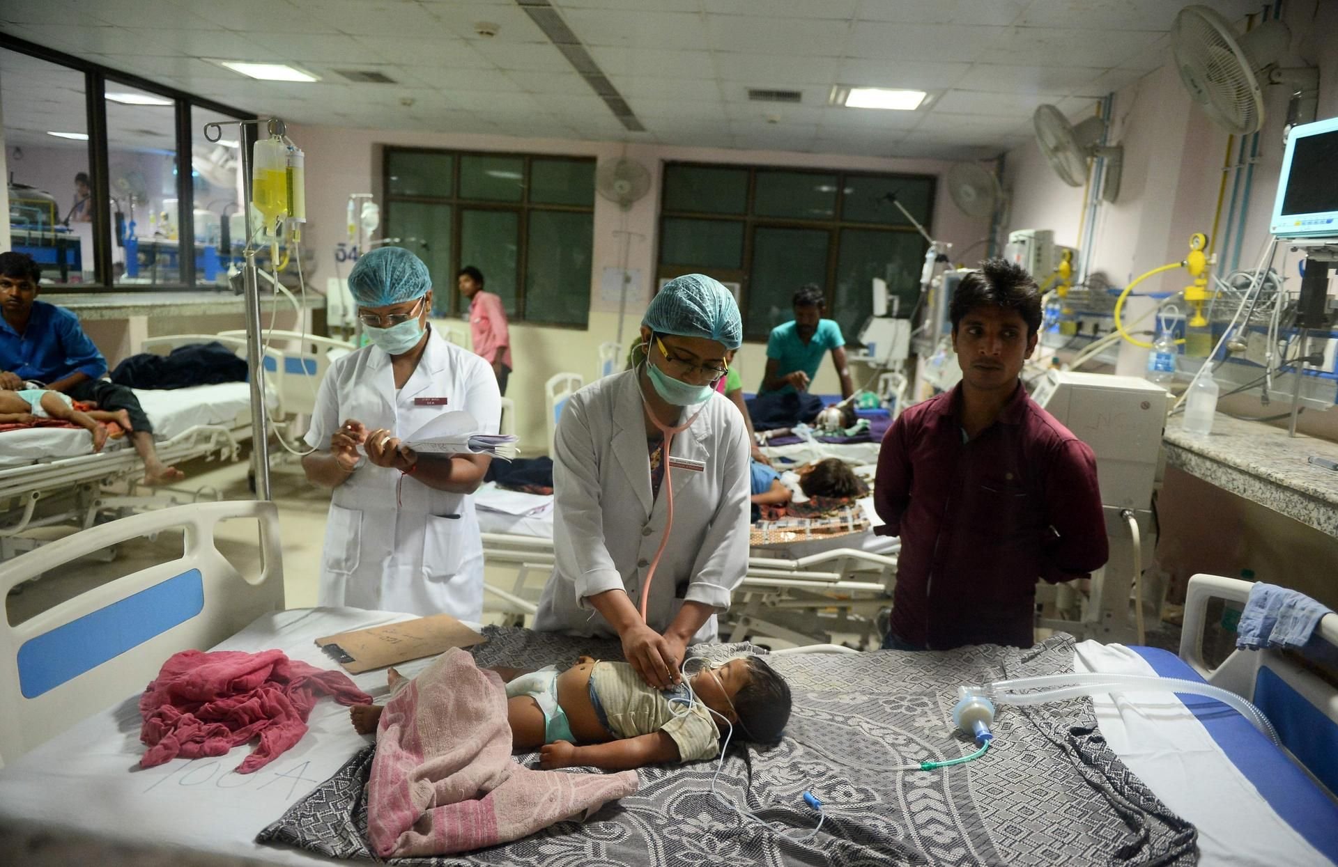 Mehr als 60 Kinder kamen in dem indischen Krankenhaus seit Wochenbeginn zu Tode. In dem Gebiet sterben jährlich hunderte Kinder an den Folgen des Japanischen Enzephalitis-Syndroms.