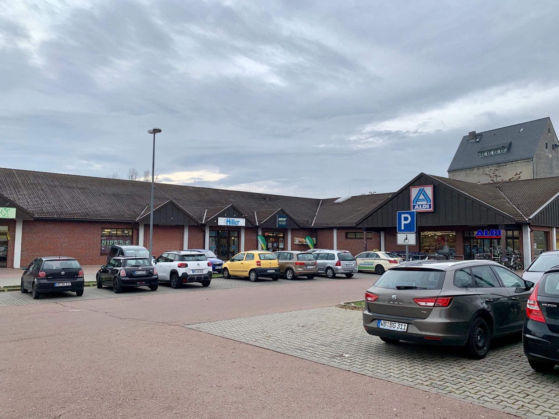 In ein Friseurgeschäft in der Dessauer Straße wurde eingebrochen.