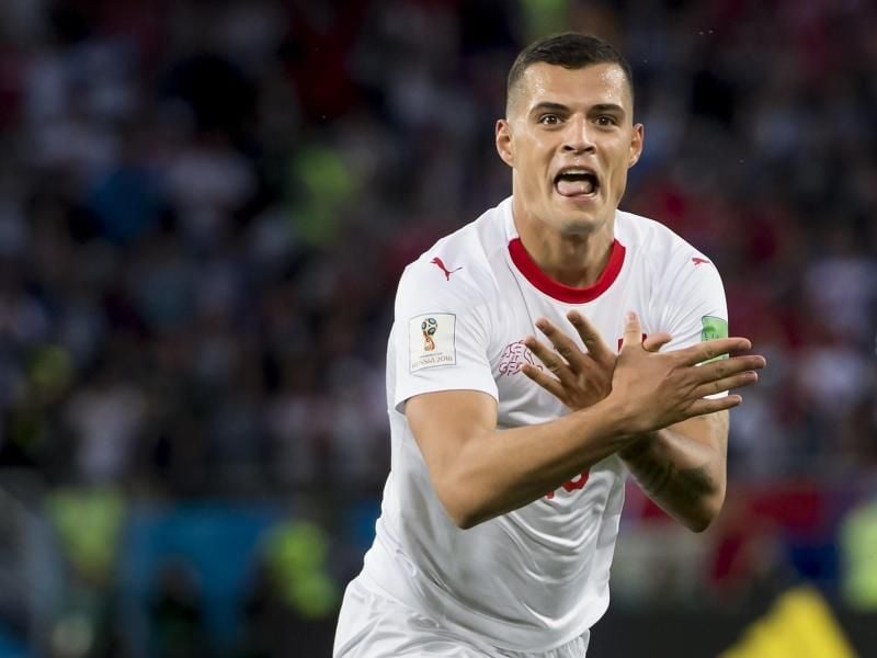 Der Torjubel von Granit Xhaka (Foto) und Xherdan Shaqiri sorgt weiterhin für Unruhe. Foto: Laurent Gillieron/KEYSTONE