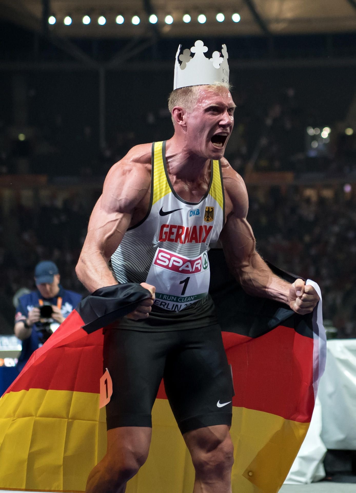 Arthur Abele schreit seine Freude über das EM-Gold hinaus.