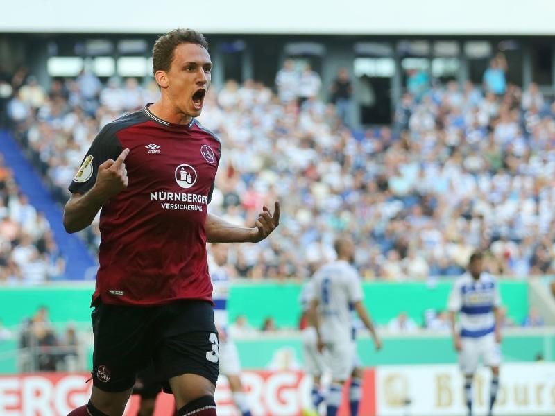 Nürnbergs Georg Margreitter bejubelt das 2:0 gegen Duisburg. Foto: Ina Fassbender