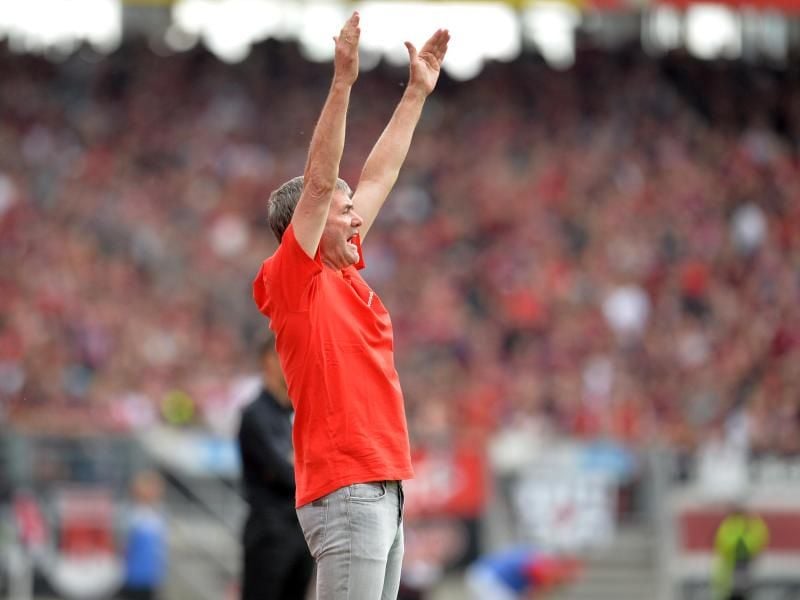 Trainer Friedhelm Funkel ist mit Fortuna Düsseldorf Zweitliga-Meister. Foto: Timm Schamberger