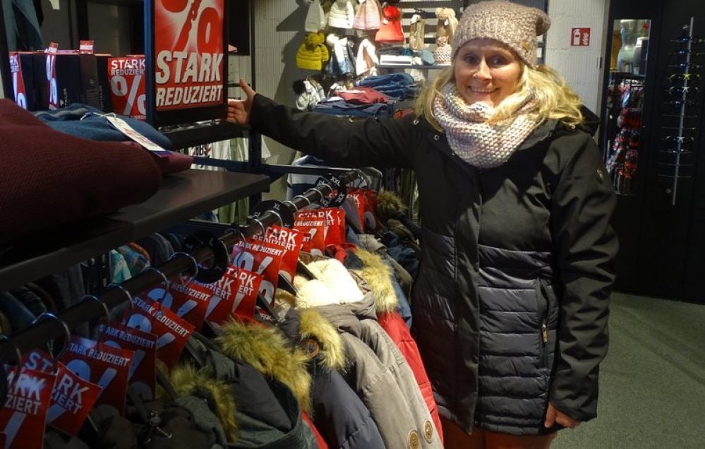 Birgit Klöpping im Winter-Outfit