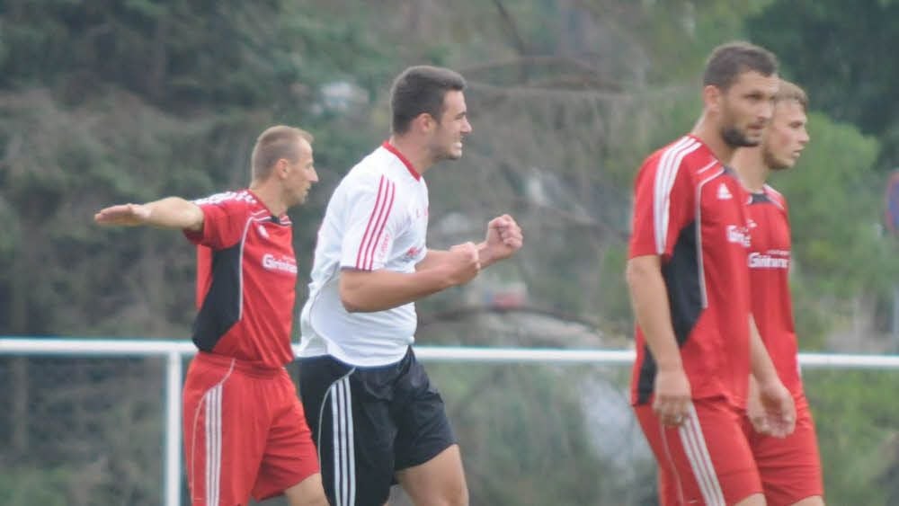 Christopher Schumann rettet dem BSC mit seinem zweiten Treffer in der Schlussminute im Derby einen Punkt.