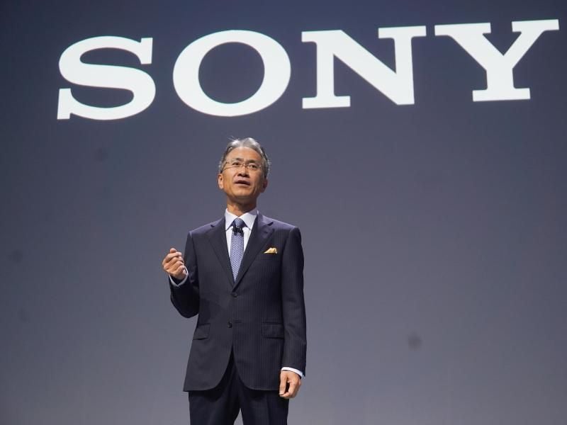 Sony-Konzernchef Kenichiro Yoshida sagte, die das Geschäft in der Spielebranche bewege sich „gnadenlos” schnell und daher müsse auch der Konzern sich ununterbrochen wandeln. Foto: Jörg Carstensen