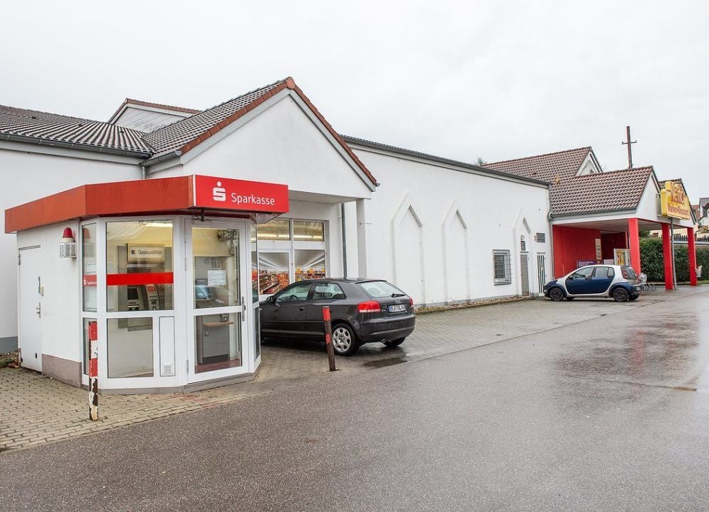 Der SB-Sparkassenautomat in der Kösener Straße umittelbar am Netto-Markt wird am 27. Januar geschlossen.
