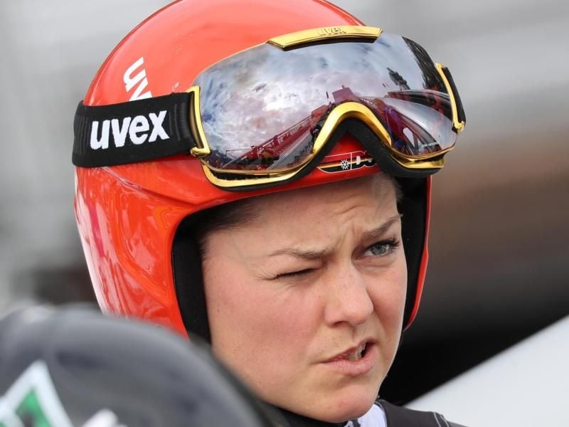Zog sich beim Training einen Riss des vorderen Kreuzbandes im rechten Knie zu: Carina Vogt. Foto: Karl-Josef Hildenbrand