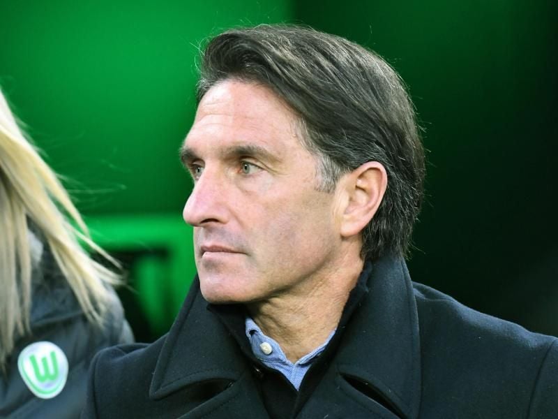 Vier Spiele, null Siege. Das ist Bilanz für Trainer Bruno Labbadia beim VfL Wolfsburg. Foto: Peter Steffen