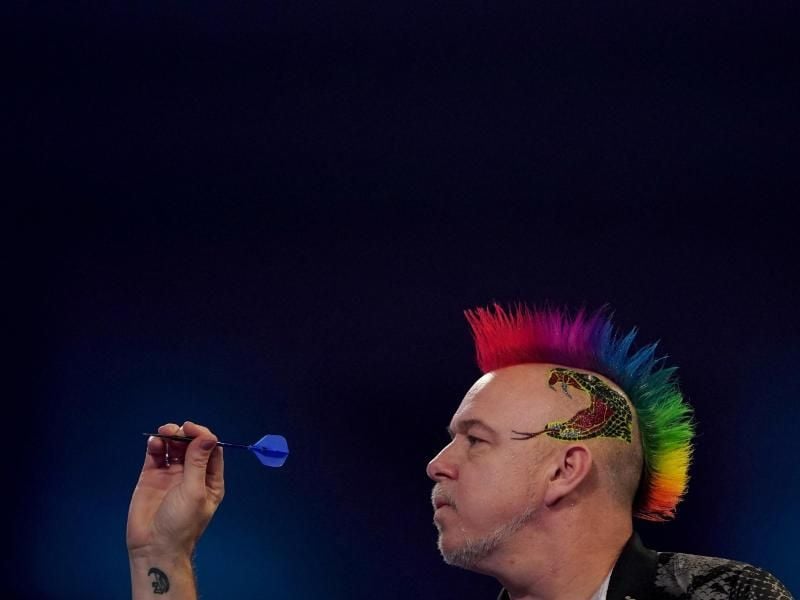 Der schottische Darts-Weltmeister Peter Wright hat bei der EM in Oberhausen das Halbfinale erreicht. Foto: Tess Derry/PA Wire/dpa/Archivbild