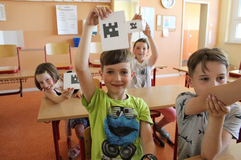 Nicht verzetteln: Die Drehung des QR-Codes zeigt, wie die Kinder antworten.
