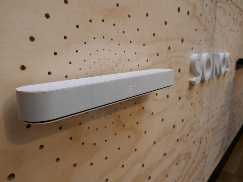 Bei Sonos-Lautsprechern haben Nutzer künftig die Wahl zwischen Amazons Alexa und dem Google Assistant. Foto: Christoph Dernbach