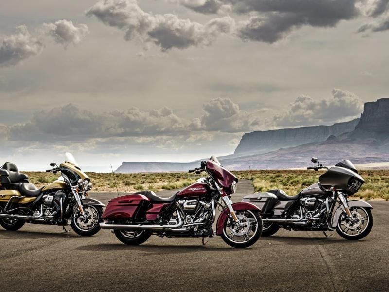 Erstarkte Flotte: Alle Reisemotorräder rüstet Harley-Davidson im Modelljahr 2017 mit dem neuen Motor Milwaukee-Eight aus. Unter anderem soll er mehr Durchzug und weniger Verbrauch bieten. Foto: Harley-Davidson/Benedict Campbell