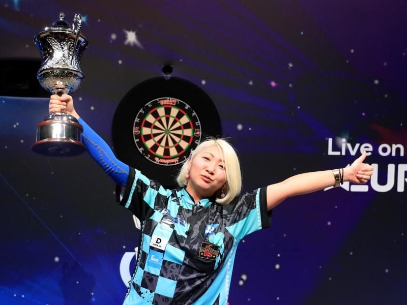 Bleibt Darts-Weltmeisterin: Mikuru Suzuki. Foto: Simon Cooper/PA Wire/dpa