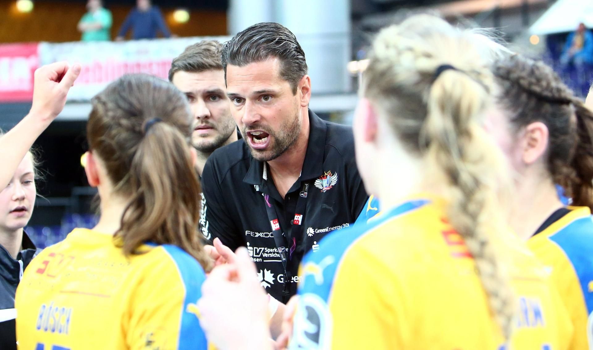 Der HC Leipzig mit Trainer Norman Rentsch.