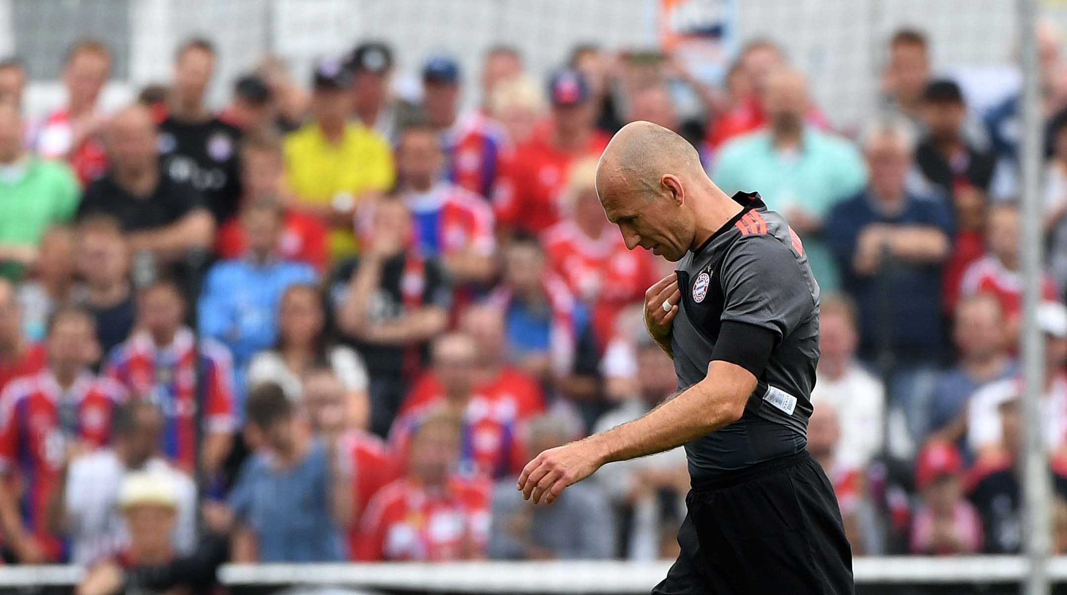 Arjen Robben wollte nach zahlreichen Verletzungen dieses Jahr endlich wieder durchstarten. Nun droht erneut eine lange Pause.