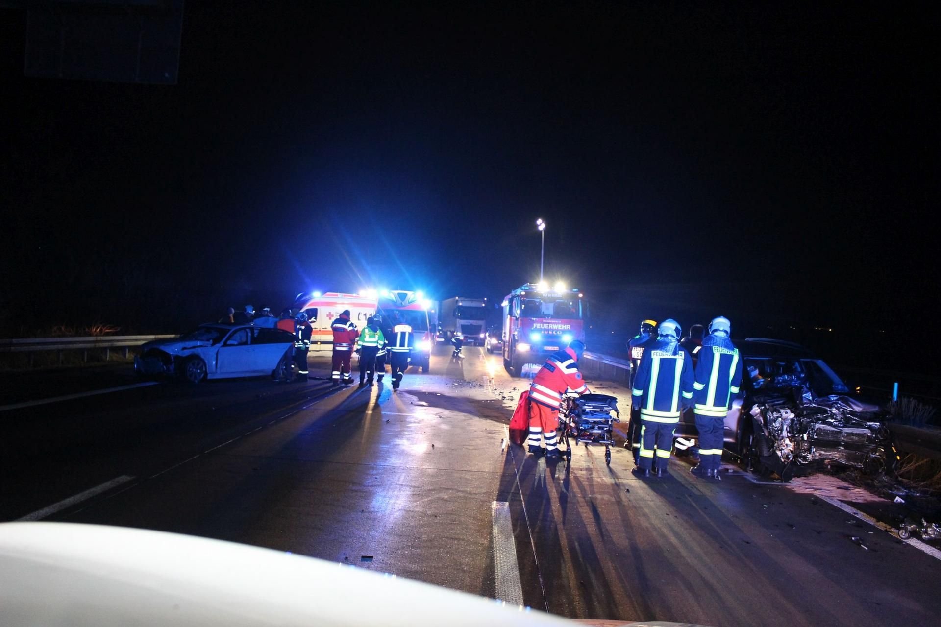 Auf der Autobahn 9 bei Schleiz ist es zu einem schweren Unfall gekommen.