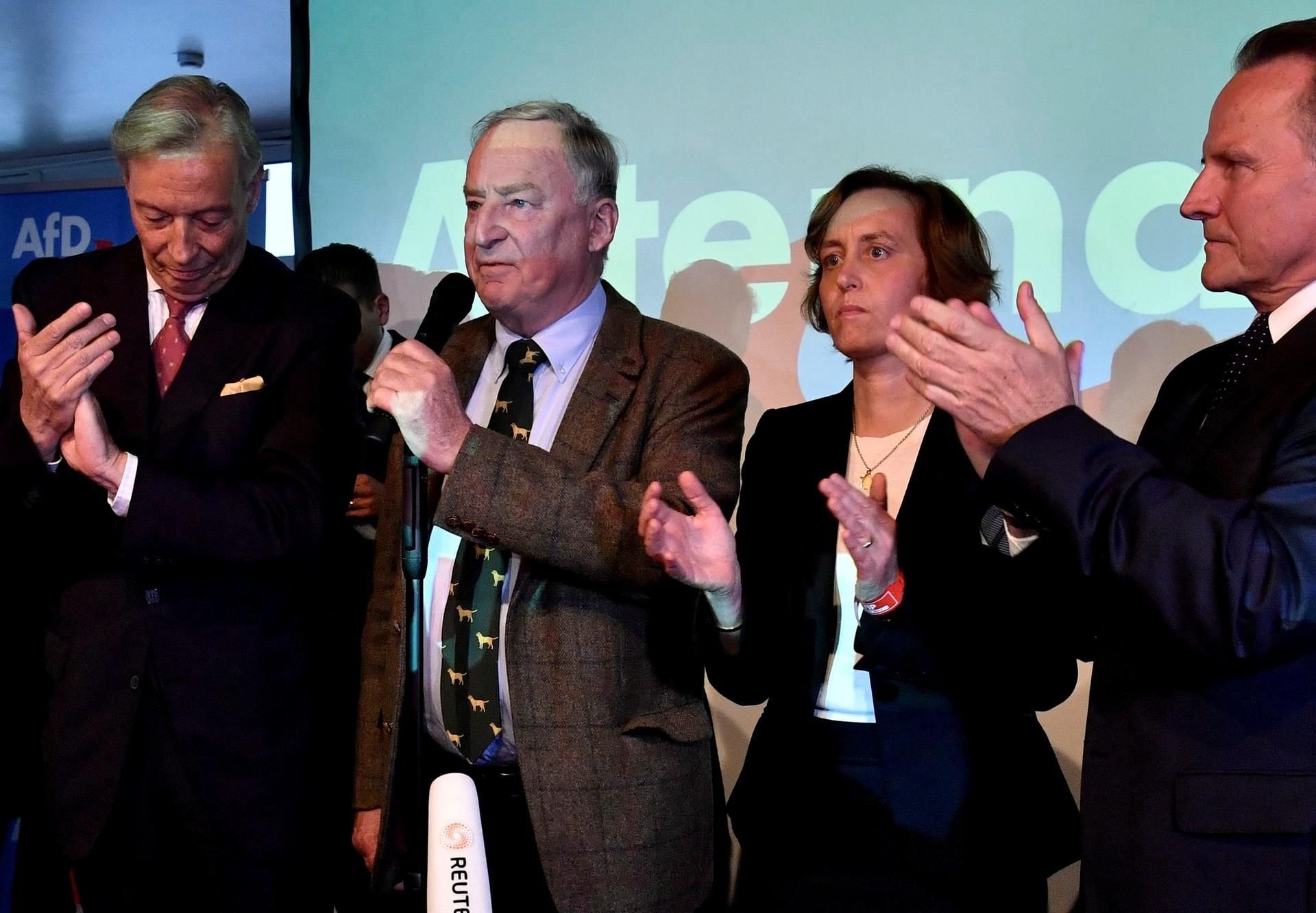 "Wir werden sie jagen", sagte Gauland nach der Wahl. Die AfD wolle sich "unser Land und unser Volk zurückholen".