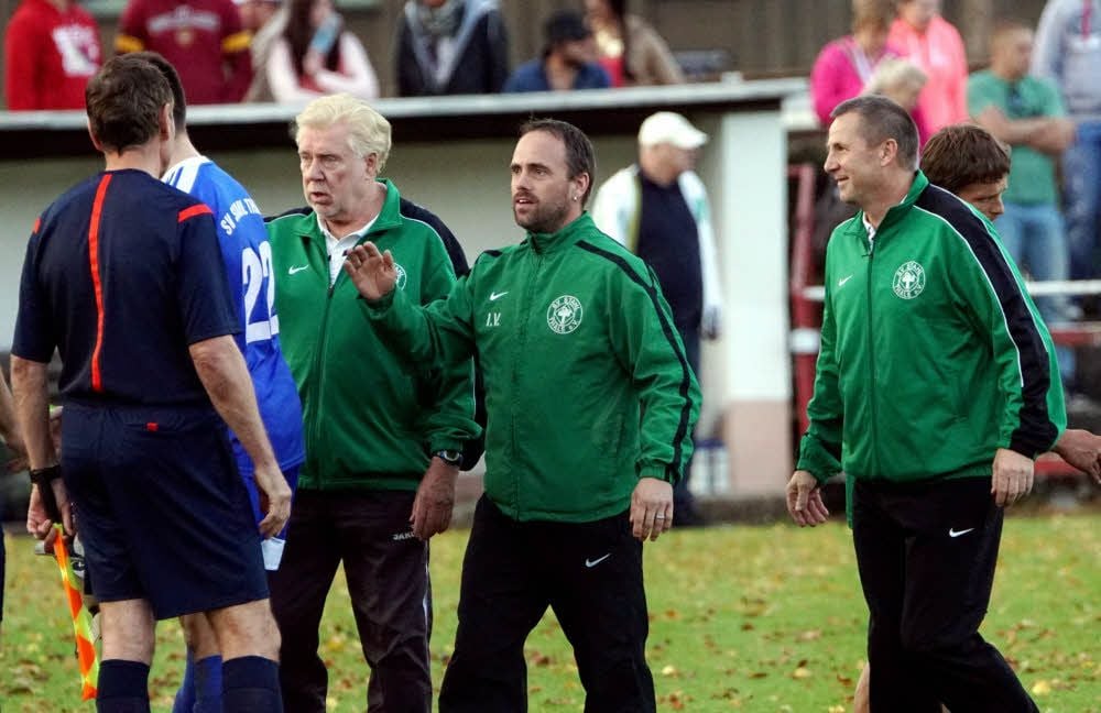 Das bisherige Trainerteam um Ingo Vandreike (m.) und Co-Trainer Roland Wilke (re.) wurde vom Thalenser Abteilungsvorstand nach einer außerordentlichen Sitzung beurlaubt.