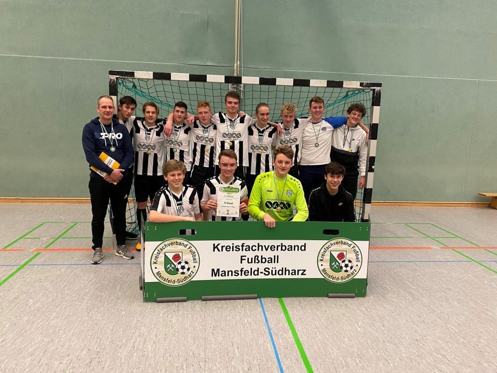 Hallenfußball: Bei der B-Jugend triumphiert der FC Hettstedt.