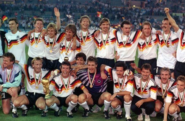 In Italien wurde die deutsche Nationalmannschaft 1990 zum dritten Mal Weltmeister.