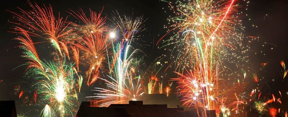 Bald leuchtet es wieder: Feuerwerk begrüßt das neue Jahr.