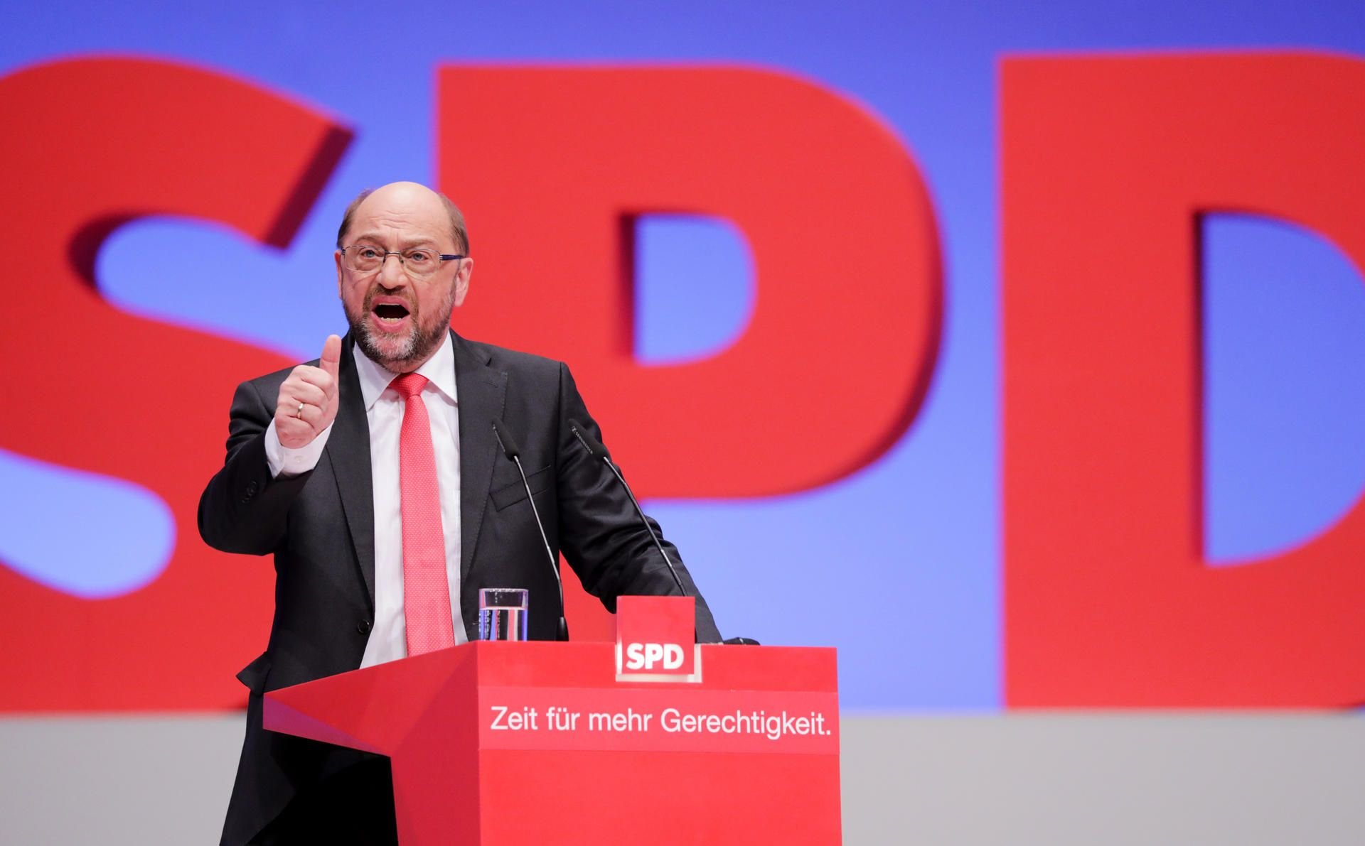 SPD-Kanzlerkandidat Martin Schulz hat die Ehe für Schwule und Lesben zur Bedingung für jede Koalition nach der Bundestagswahl gemacht.