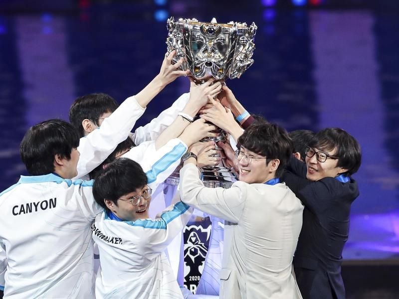 Damwon Gaming aus Südkorea ist neuer League-of-Legends-Weltmeister. Foto: Riot Games/dpa